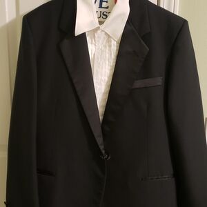 Elegant Black Men's Tuxedo